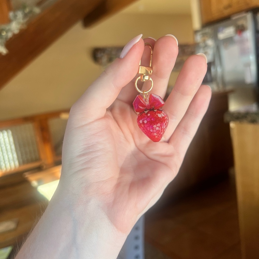 Red Heart Keychain - Picture 2 of 2